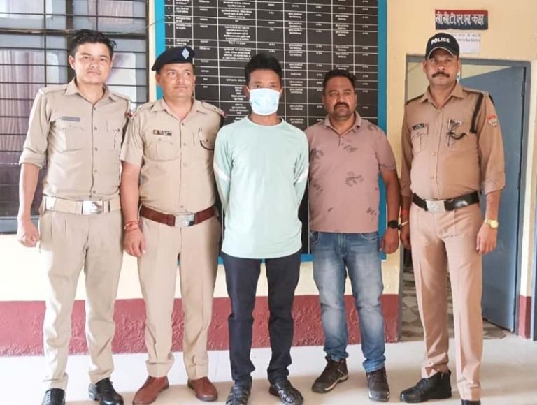 पिथौरागढ़ पुलिस का तस्करों पर बड़ा वार, 1 करोड़ से अधिक की भालू की पित्त व चरस बरामद