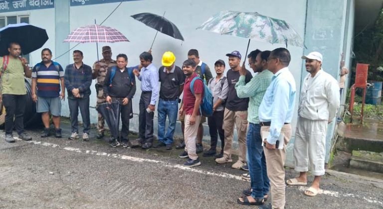 धौलीगंगा पावर स्टेशन टनल से 11 कर्मी सुरक्षित निकाले गए – NDRF–SDRF की संयुक्त कार्रवाई, दूसरी शिफ्ट ड्यूटी पर तैनात