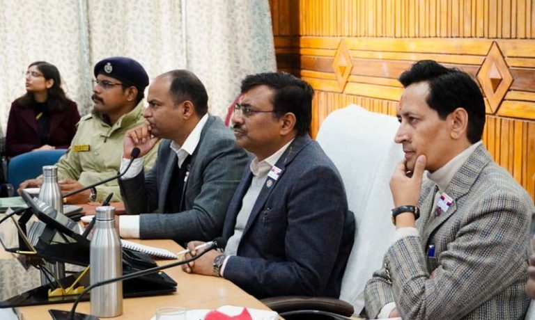 चम्पावत में तेज विकास के लिए पूंजीगत व्यय व मॉनिटरिंग बढ़ाने के निर्देश – मुख्य सचिव