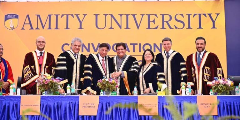 एमिटी दीक्षांत समारोह में पीयूष गोयल: शिक्षा का लक्ष्य सिर्फ करियर नहीं, राष्ट्र सेवा भी