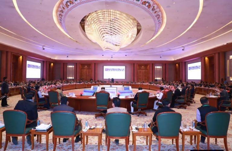 भारत मंडपम में राष्ट्रीय राजमार्ग परियोजनाओं की समीक्षा बैठक में शामिल हुए मुख्यमंत्री धामी