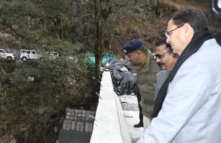 कैंचीधाम बाईपास निर्णायक चरण में, मुख्यमंत्री धामी ने किया स्थलीय निरीक्षण