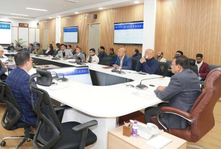 प्रधानमंत्री द्वारा शिलान्यासित परियोजनाओं की प्रगति की मुख्य सचिव ने की समीक्षा