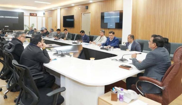 मुख्य सचिव ने जिलाधिकारियों के साथ की वीसी बैठक, लंबित प्रकरणों के निस्तारण व सरकारी संपत्तियों की मैपिंग के निर्देश