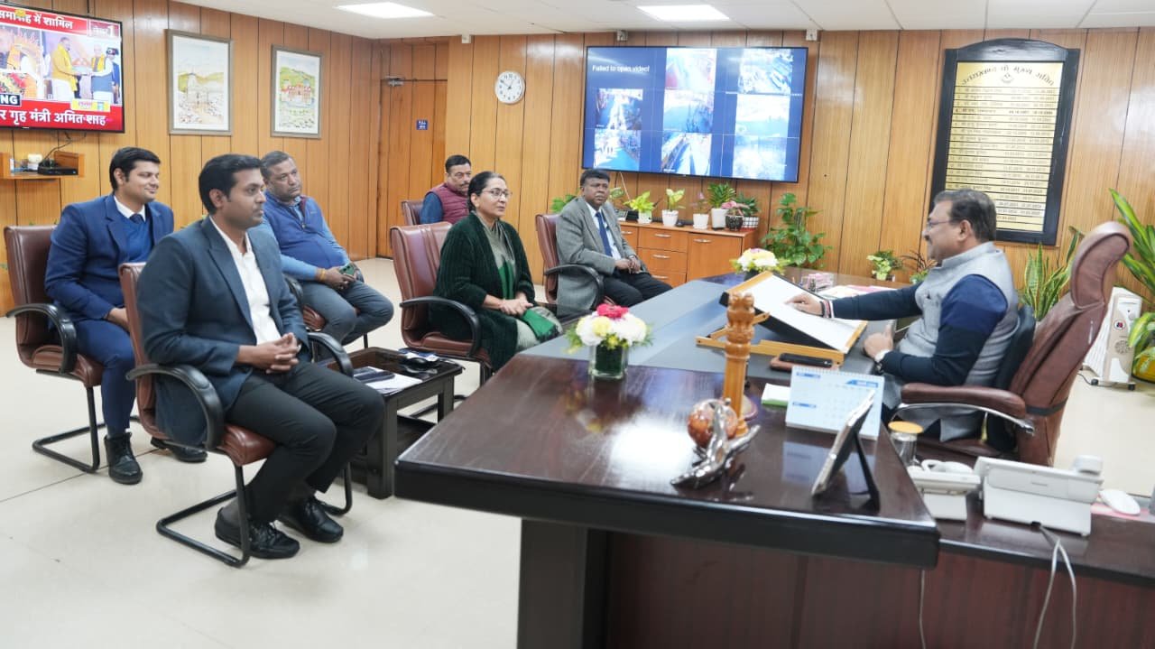उत्तर रेलवे की परियोजनाओं की समीक्षा, ऋषिकेश–डोईवाला बाईपास व कुम्भ 2027 यातायात पर दिए निर्देश : मुख्य सचिव