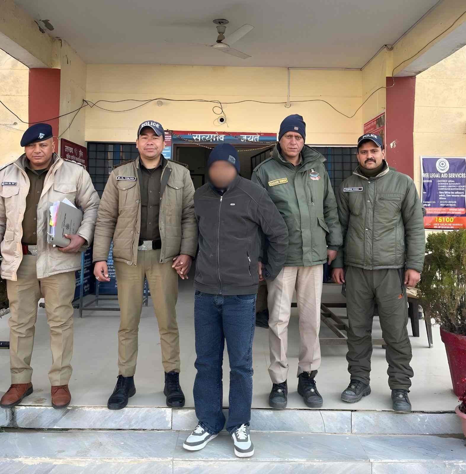 चोरी से गैंगस्टर एक्ट तक फैला कुख्यात नेटवर्क ध्वस्त ,पोखरी पुलिस ने चार शातिर अपराधियों को भेजा जेल
