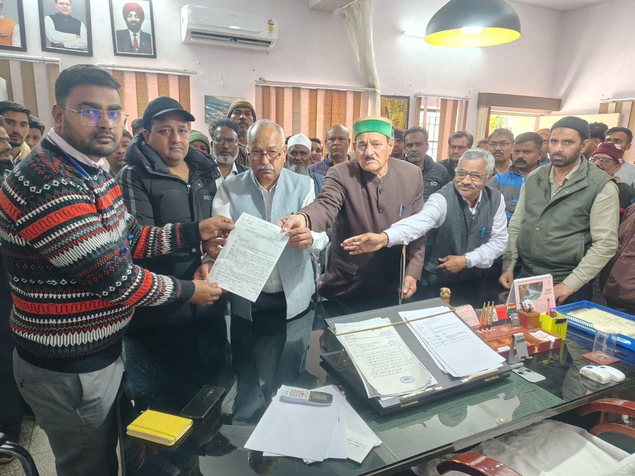 सोलर प्लांट्स में कार्यरत श्रर्मिकों को न्याय दिलाने को मोर्चा ने भरी हुंकार