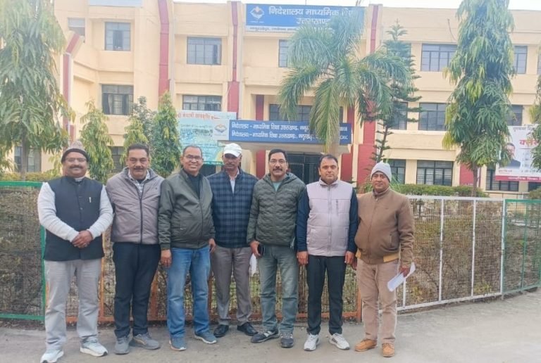 अशासकीय शिक्षकों की विभिन्न मांगों को लेकर शिक्षा निदेशालय में सौंपा मांग पत्र