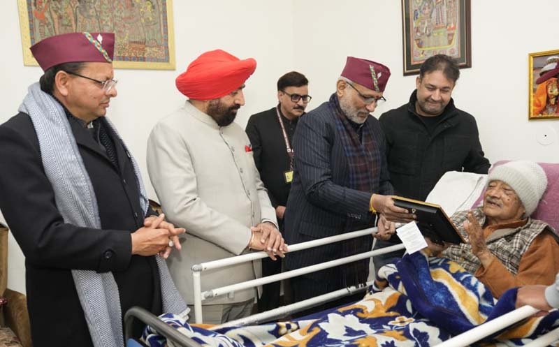 उपराष्ट्रपति सी. पी. राधाकृष्णन ने पूर्व मुख्यमंत्री बी. सी. खंडूरी से की मुलाकात, स्वास्थ्य की ली जानकारी