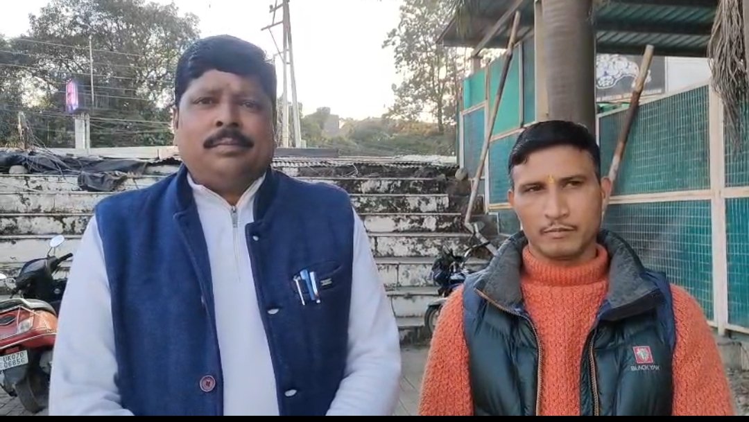 पीआरडी जवानों को 365 दिन रोजगार और समान वेतन की मांग, बजट के नाम पर ड्यूटी से हटाने का विरोध