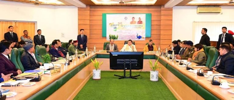 मुख्यमंत्री धामी ने देहरादून जनपद के विकास कार्यों की समीक्षा की, समन्वय व समयबद्धता पर दिया जोर