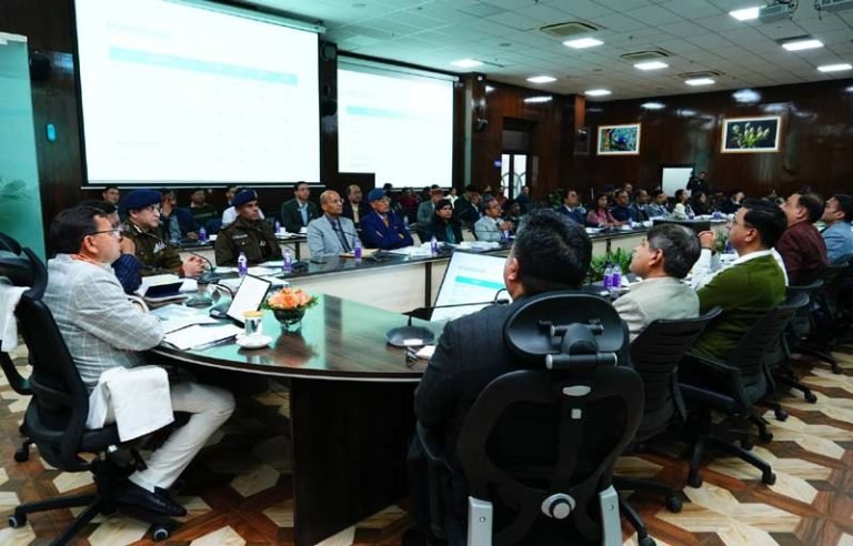 कानून व्यवस्था और जनसेवा में लापरवाही नहीं होगी बर्दाश्त: मुख्यमंत्री धामी का सख्त संदेश