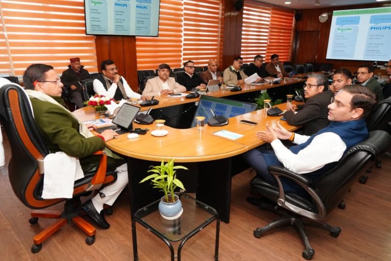 कौशल विकास की प्रगति और रोजगार से जोड़ने पर मुख्यमंत्री धामी की उच्चस्तरीय समीक्षा, समन्वय बढ़ाने के दिए निर्देश