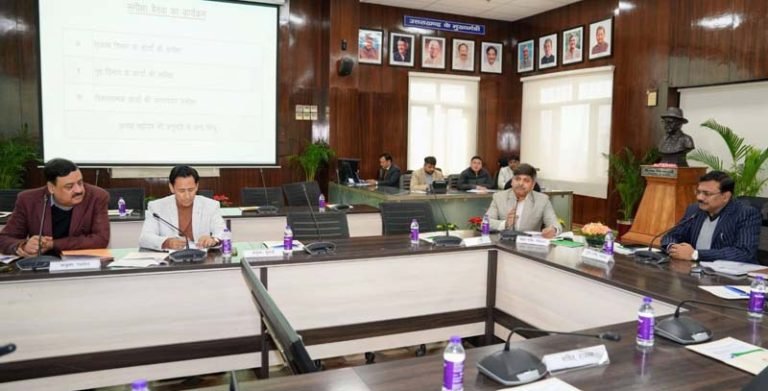 2047 विजन पर फोकस: पंचायत से जनपद तक विजन डॉक्यूमेंट तैयार करने के निर्देश, जिला योजनाओं की समयबद्ध तैयारी पर जोर