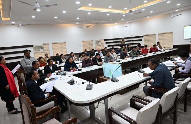 हरिद्वार में जनसुनवाई: 51 शिकायतें दर्ज, 28 का मौके पर निस्तारण