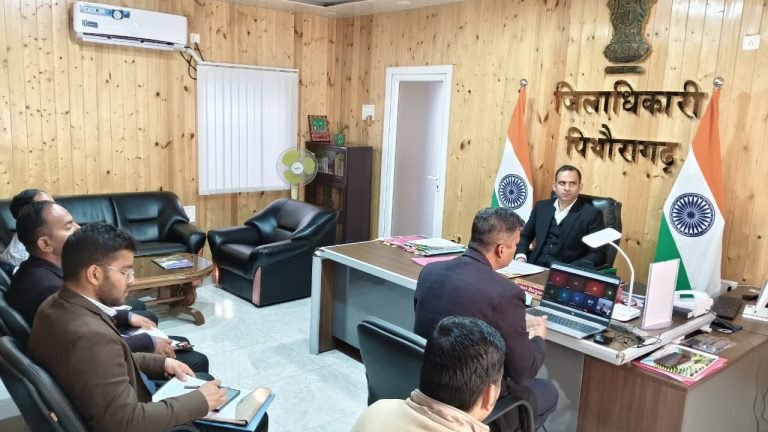 पिथौरागढ़ में परसीमन क्रांति की शुरुआत, जिलाधिकारी ने किया मातृवृक्ष रोपण