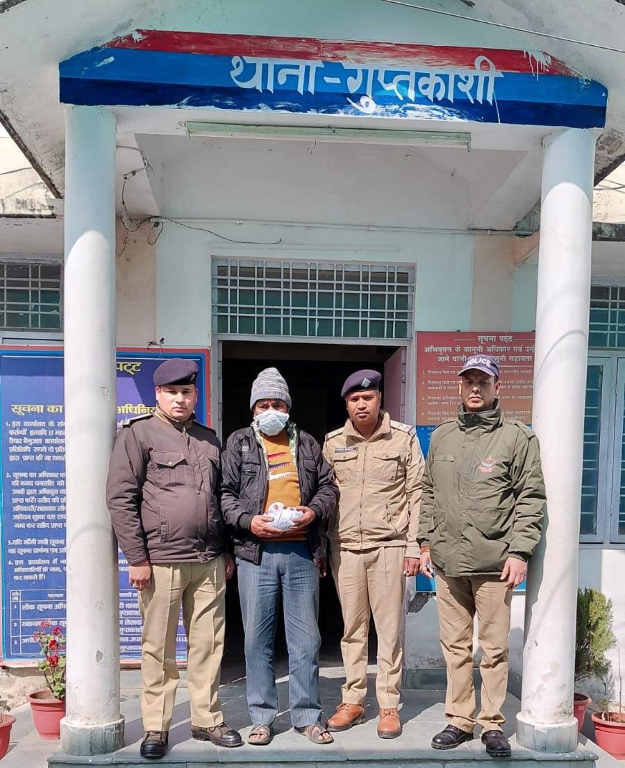 नशे के खिलाफ रुद्रप्रयाग पुलिस की बड़ी कार्रवाई, 532 ग्राम चरस के साथ एक तस्कर गिरफ्तार