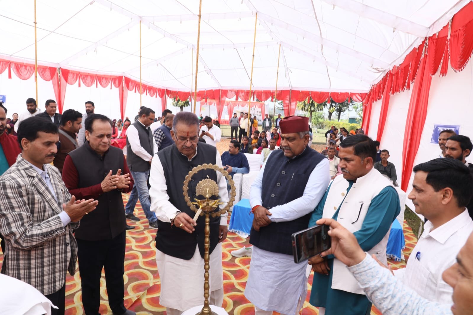 रेशम उत्पादन से बढ़ेगी किसानों की आय, उत्तराखण्ड बनेगा आत्मनिर्भर: कृषि मंत्री गणेश जोशी