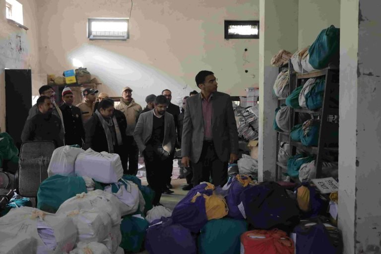 कूटरचित दस्तावेज से प्रतिबंधित भूमि की रजिस्ट्री, डीएम सविन बंसल ने दर्ज कराई एफआईआर; भू-माफिया व बिल्डर्स पर कड़ा एक्शन