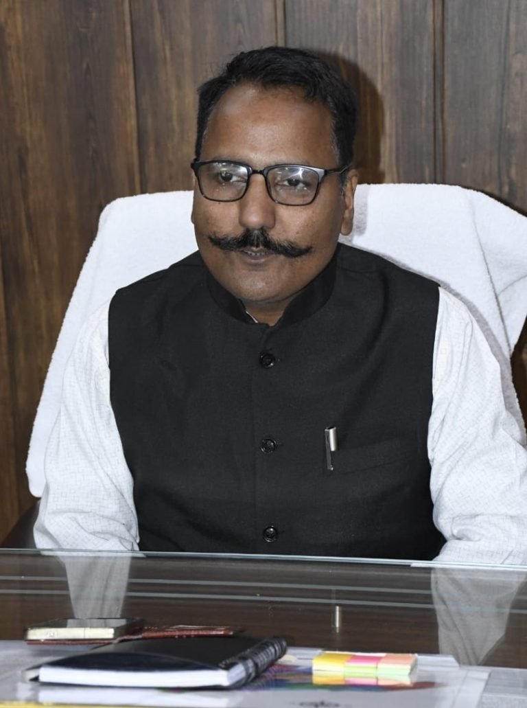 परीक्षा के मद्देनजर परीक्षार्थी व अभिभावक संयम ,धैर्य  बनाये रखें: ललित रयाल