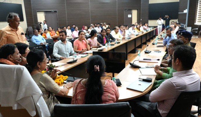 महिला आयोग आपके द्वार’ कार्यक्रम के तहत रुद्रपुर में महिला जनसुनवाई, 13 शिकायतों पर सुनवाई, कई मामलों का मौके पर निस्तारण