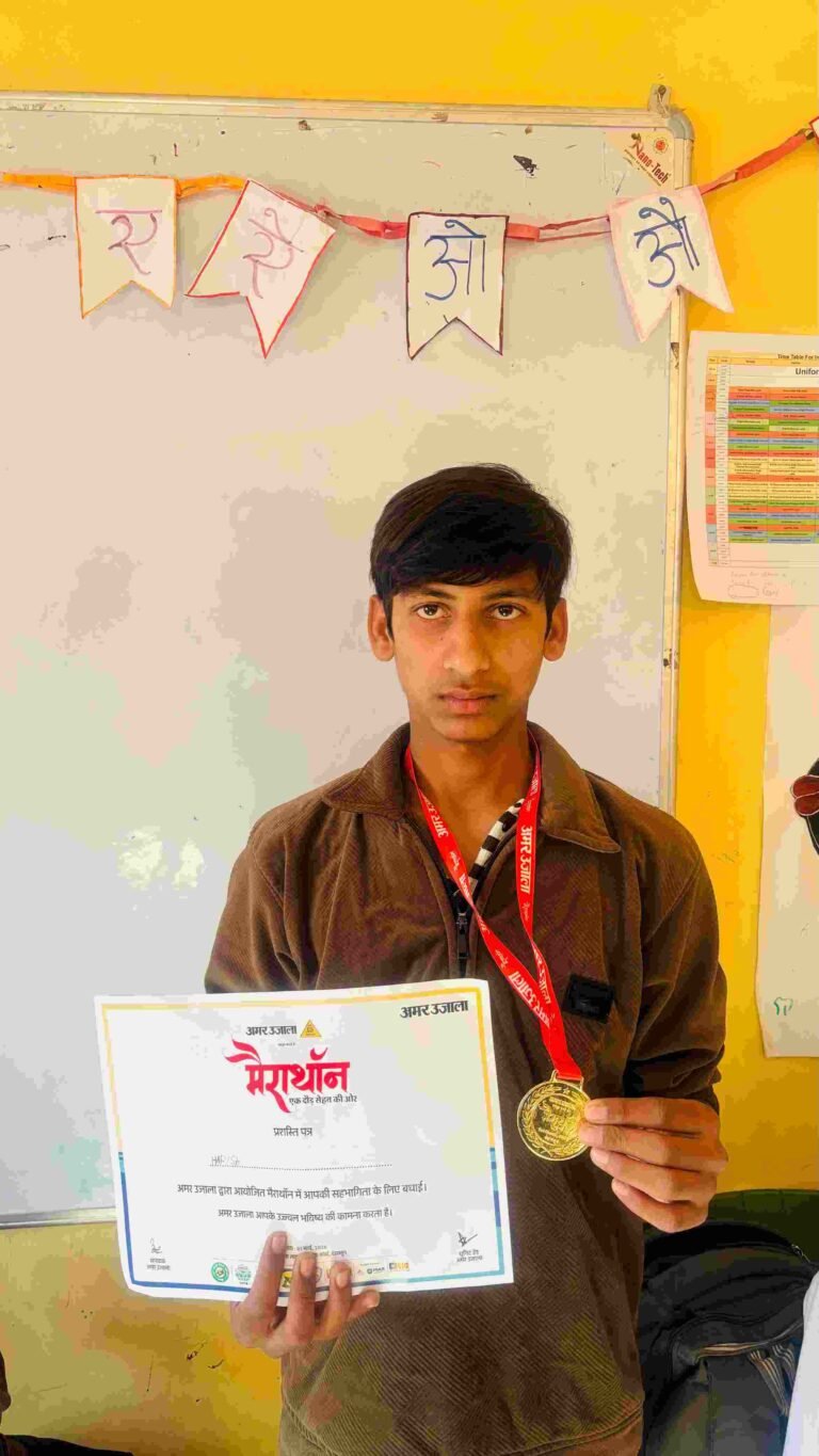 मुरझाए चेहरों पर लौटी मुस्कान: आधुनिक इंटेंसिव केयर सेंटर के बच्चों ने खेली होली, शिक्षा व खेल की ओर बढ़ते कदम