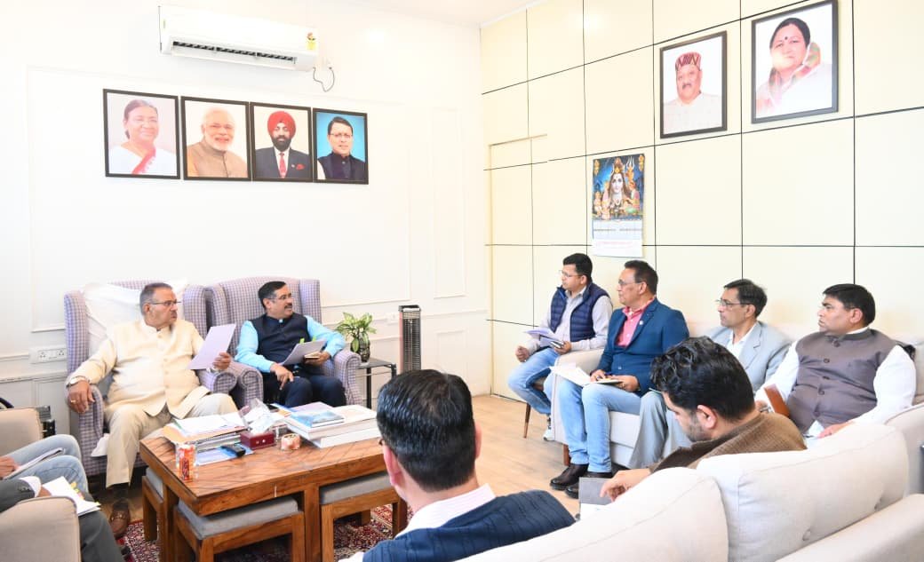 सैनिक कल्याण मंत्री गणेश जोशी ने विभागीय कार्यों की समीक्षा की, सैनिक विश्राम गृहों के उच्चीकरण व शहीद द्वार निर्माण में तेजी के निर्देश