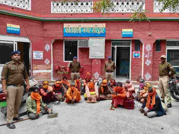 ऑपरेशन कालनेमि के तहत हरिद्वार पुलिस की बड़ी कार्रवाई, हरकी पैड़ी व आसपास के घाटों से 16 संदिग्ध ढोंगी हिरासत में