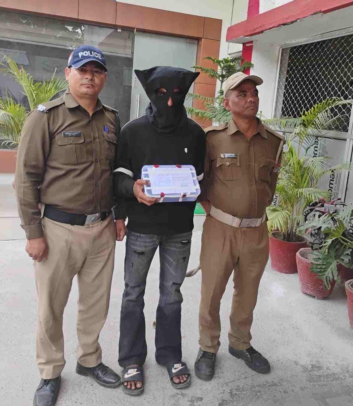 घर में घुसकर जानलेवा हमला करने वाला वांछित आरोपी गिरफ्तार, पुलिस ने अवैध तमंचा भी किया बरामद