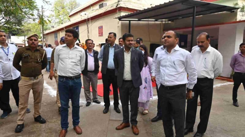 तहसील रूड़की में लम्बित वादों के त्वरित निस्तारण के निर्देश, डीएम ने किया निरीक्षण