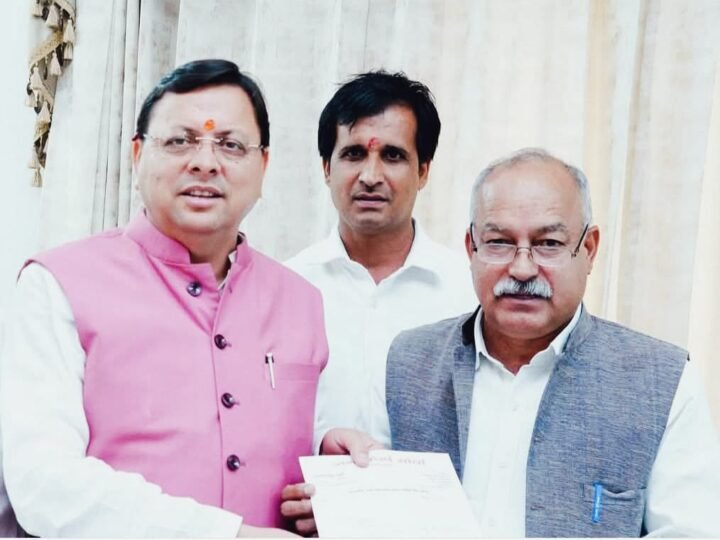 सीएम के समक्ष रखा आंदोलनकारी चिन्हीकरण मानकों में ढील व प्रक्रिया शुरू करने का मामला