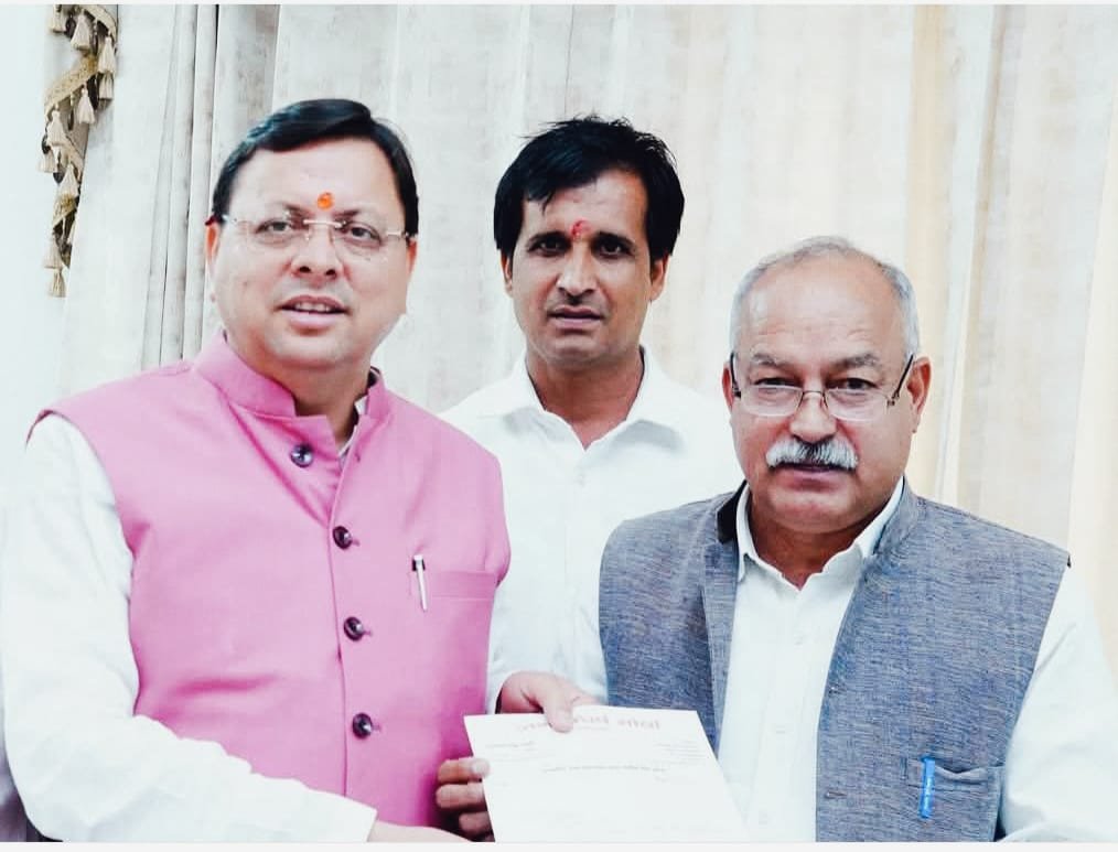 सीएम के समक्ष रखा आंदोलनकारी चिन्हीकरण मानकों में ढील व प्रक्रिया शुरू करने का मामला