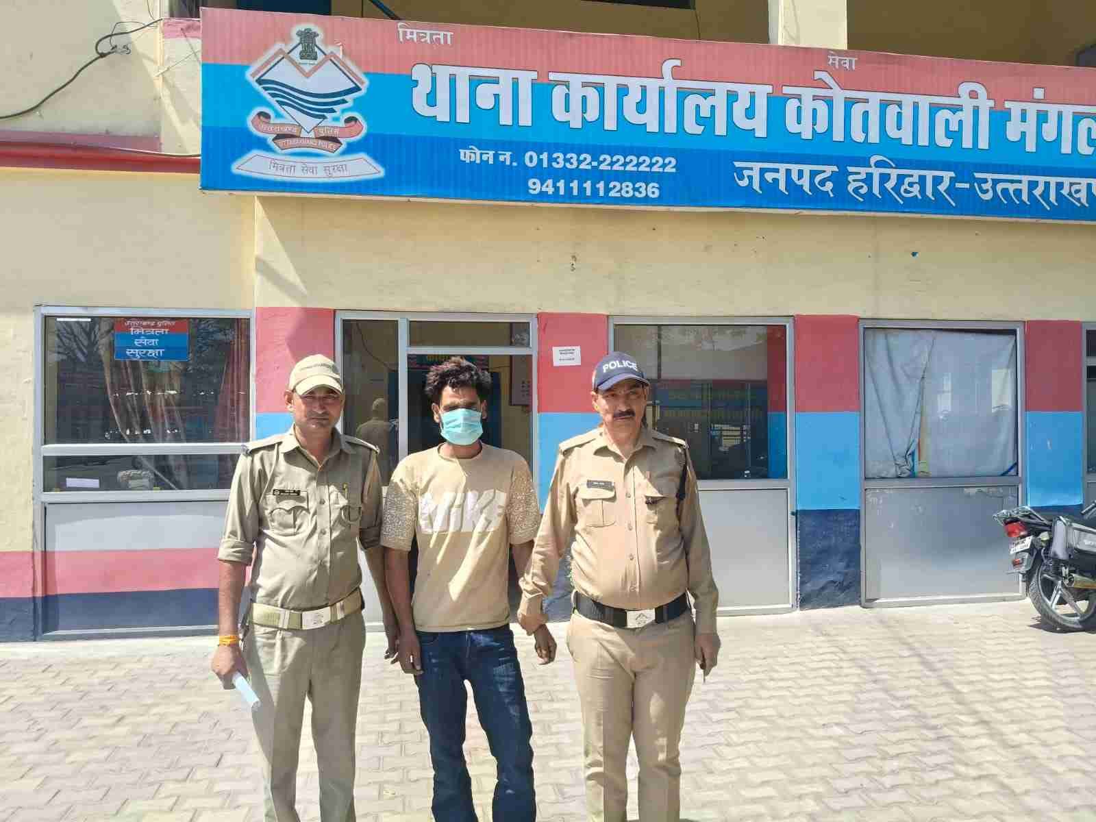 मंगलौर पुलिस ने किया 24 घंटे में चोरी का खुलासा, शातिर चोर माल समेत गिरफ्तार