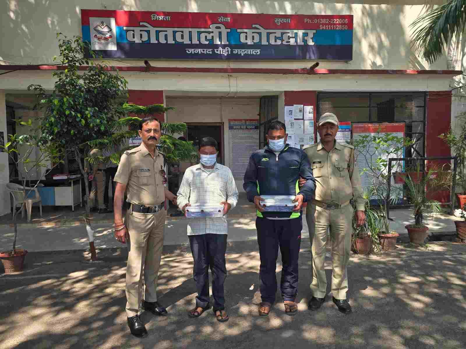 कोटद्वार में 2.93 किलो चरस के साथ दो तस्कर गिरफ्तार, 6 लाख की बरामदगी