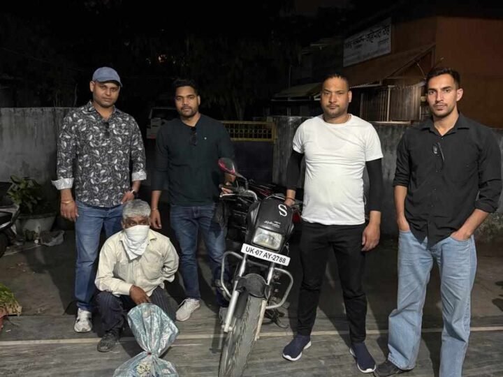 ऋषिकेश में शराब की होम डिलीवरी करते आरोपी गिरफ्तार, बड़ी मात्रा में अवैध शराब बरामद