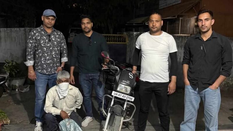 ऋषिकेश में शराब की होम डिलीवरी करते आरोपी गिरफ्तार, बड़ी मात्रा में अवैध शराब बरामद