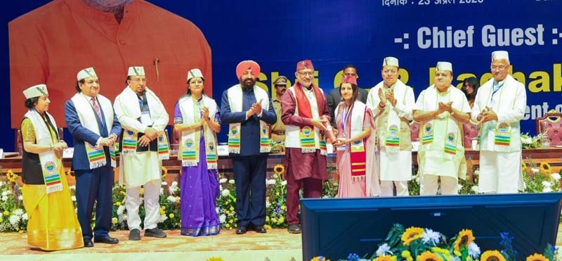 एम्स ऋषिकेश के दीक्षांत समारोह में उपराष्ट्रपति का संबोधन, राष्ट्रसेवा का दिया संदेश