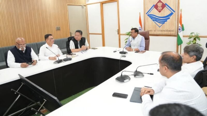 मुख्य सचिव की सख्ती: अप्रैल तक जिला योजना बैठकें अनिवार्य, कुंभ-2027 कार्यों में तेजी के निर्देश