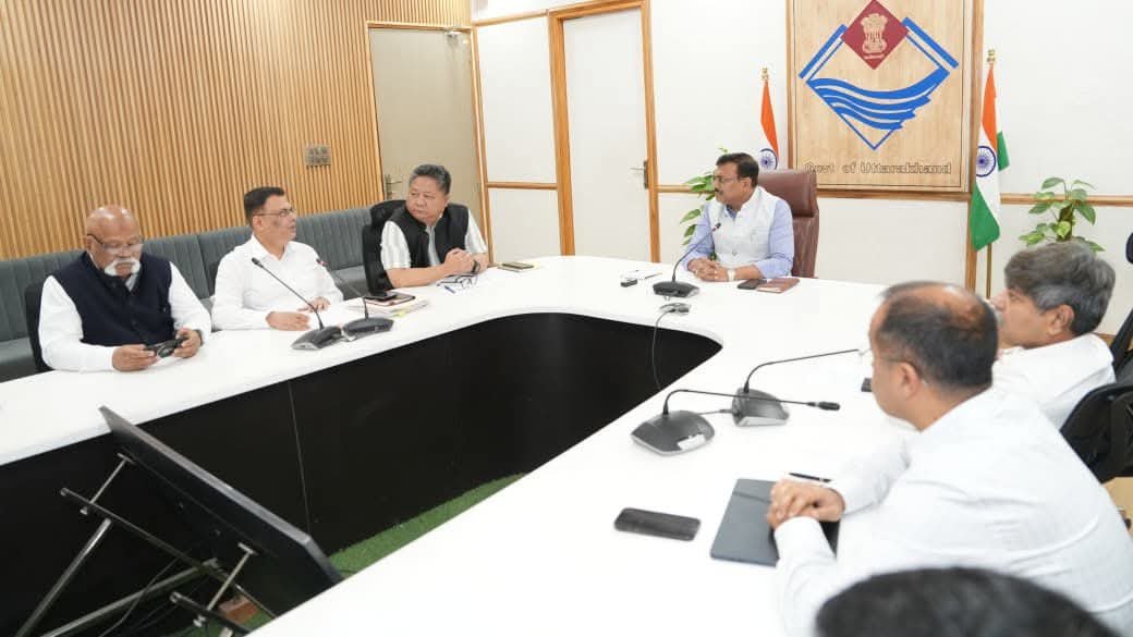 मुख्य सचिव की सख्ती: अप्रैल तक जिला योजना बैठकें अनिवार्य, कुंभ-2027 कार्यों में तेजी के निर्देश