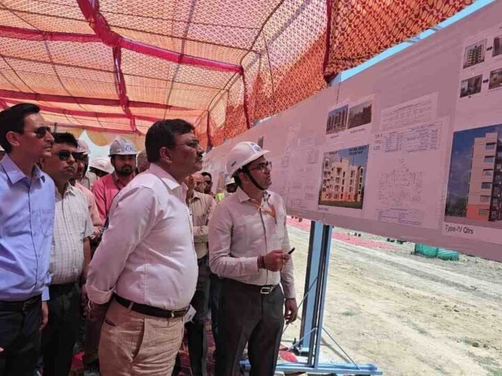 किच्छा में निर्माणाधीन सैटेलाइट एम्स का मुख्य सचिव ने किया निरीक्षण, जुलाई तक कार्य पूरा करने के निर्देश