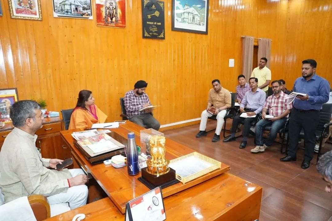 महापौर सौरभ थपलियाल की स्वच्छता पर सख्ती, डोर-टू-डोर कचरा संग्रहण व फॉगिंग तेज करने के निर्देश