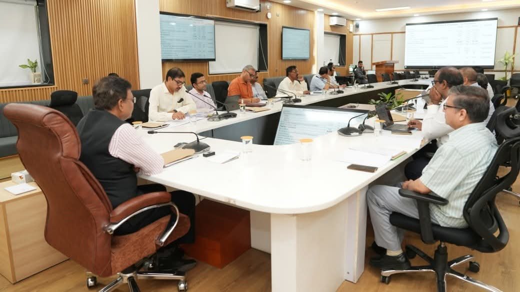 वन संसाधन प्रबंधन पर मुख्य सचिव सख्त, अखरोट योजना व लैंडस्लाइड नियंत्रण पर मांगी रिपोर्ट