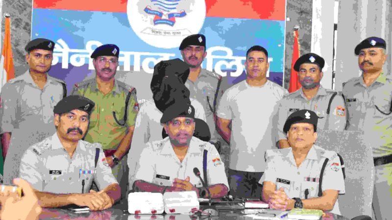 मुखानी में दो चोरी की घटनाओं का खुलासा, अंतरराज्यीय शातिर चोर गिरफ्तार, 9 लाख से अधिक का माल बरामद