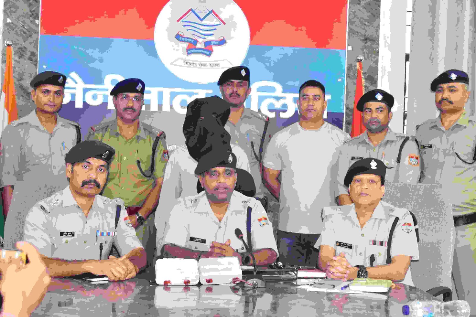 मुखानी में दो चोरी की घटनाओं का खुलासा, अंतरराज्यीय शातिर चोर गिरफ्तार, 9 लाख से अधिक का माल बरामद