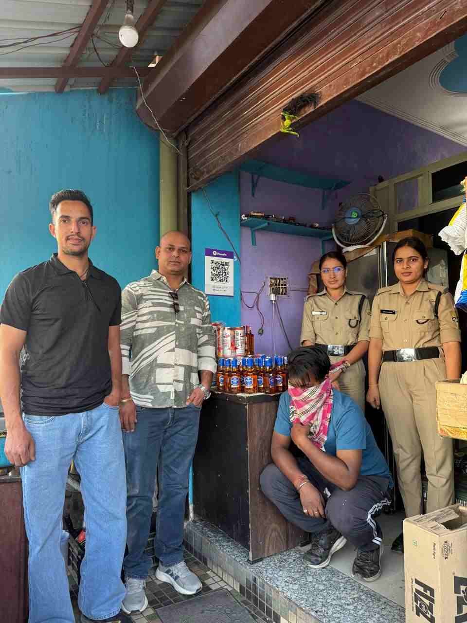 ऋषिकेश में अवैध शराब बिक्री पर कार्रवाई, रेस्टोरेंट से भारी मात्रा में शराब बरामद