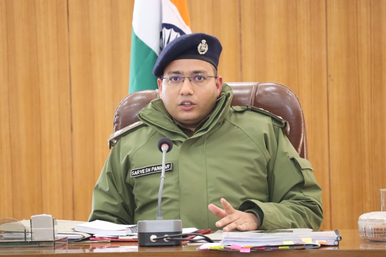 चारधाम यात्रा से पहले पुलिस अलर्ट: एसएसपी सर्वेश पंवार ने ‘ऑपरेशन प्रहार’ को और तेज करने के दिए निर्देश