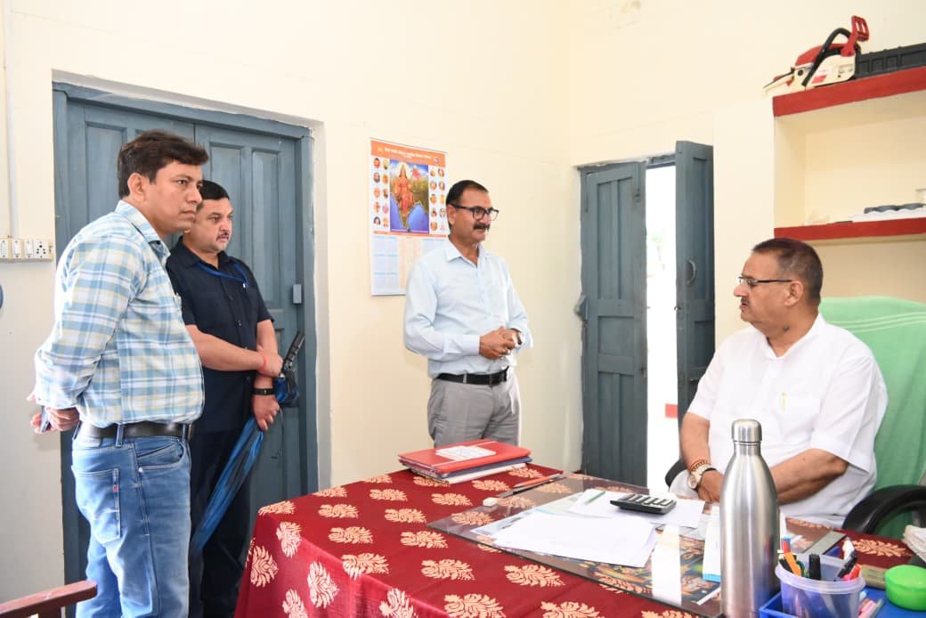 सितारगंज गार्डन का कृषि मंत्री गणेश जोशी ने किया औचक निरीक्षण, कर्मचारियों में मचा हड़कंप