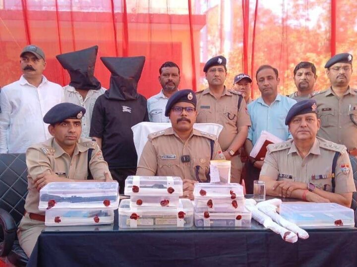 ऊधमसिंहनगर पुलिस का बड़ा एक्शन: जम्मू-कश्मीर तक हथियार सप्लाई करने वाले दो तस्कर गिरफ्तार, भारी असलहा बरामद