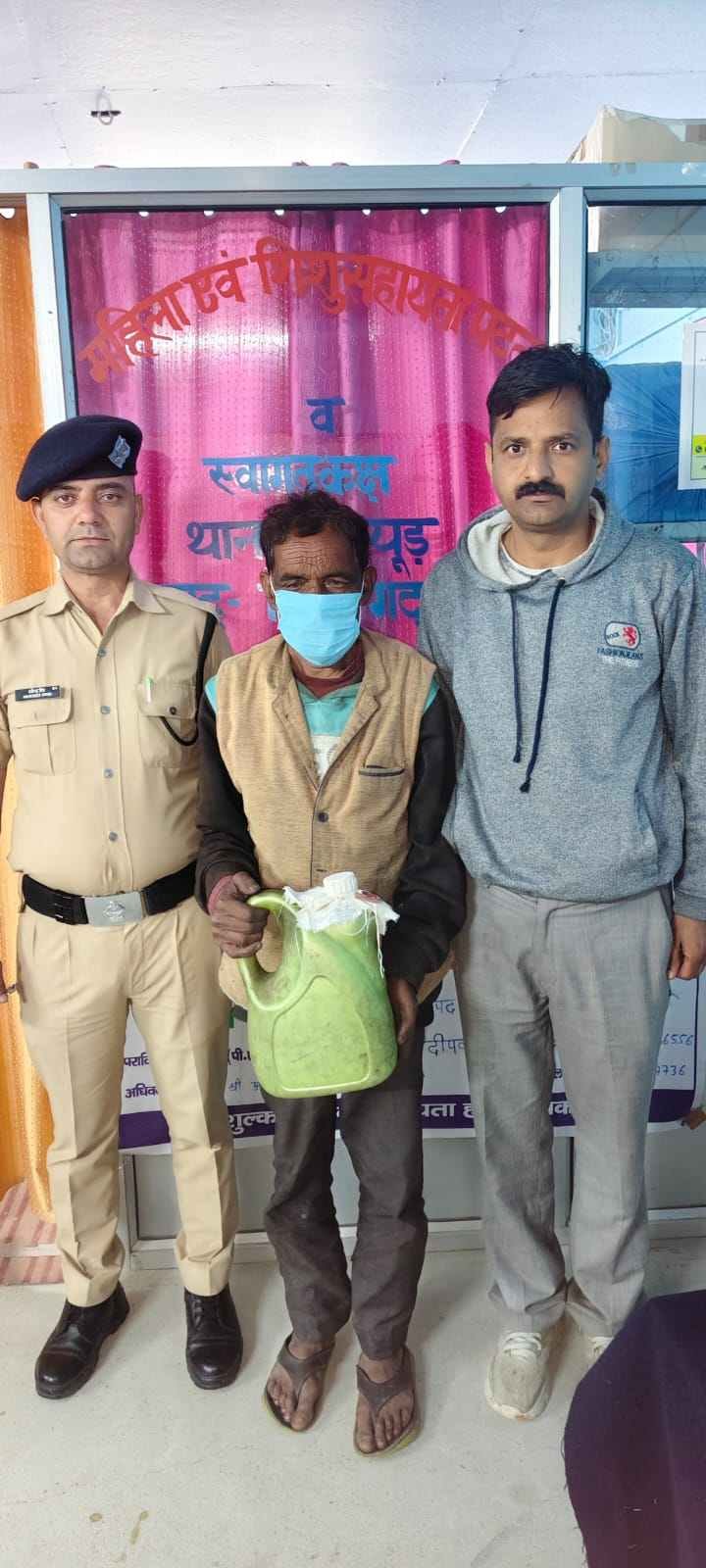 ऑपरेशन “प्रहार” में बड़ी कार्रवाई, 60 पेटी, 51 पव्वे अंग्रेजी शराब व 5 लीटर कच्ची शराब बरामद