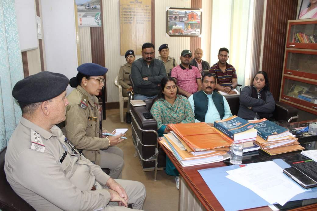 चारधाम यात्रा 2026 से पहले एक्शन मोड में उत्तरकाशी पुलिस प्रशासन — मानव तस्करी, बाल श्रम और भिक्षावृत्ति पर सख्त रोक के निर्देश